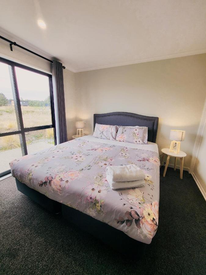 April Lodge Lake Tekapo Ngoại thất bức ảnh